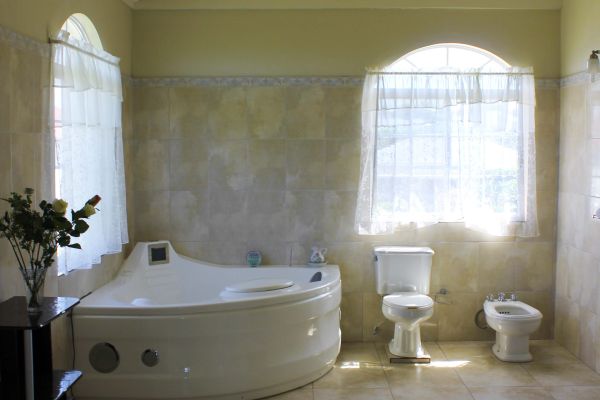 RETREAT GUESTHOUSE LUXURY SUITES (Falmouth)